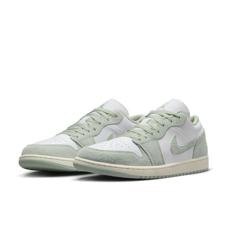 Air Jordan 1 Low SE "Seafoam"